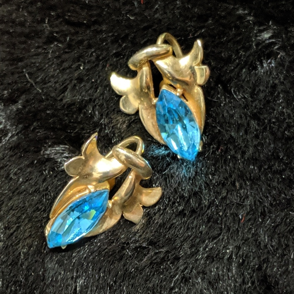 Vintage Screwback Turquoise Crystal Earrings